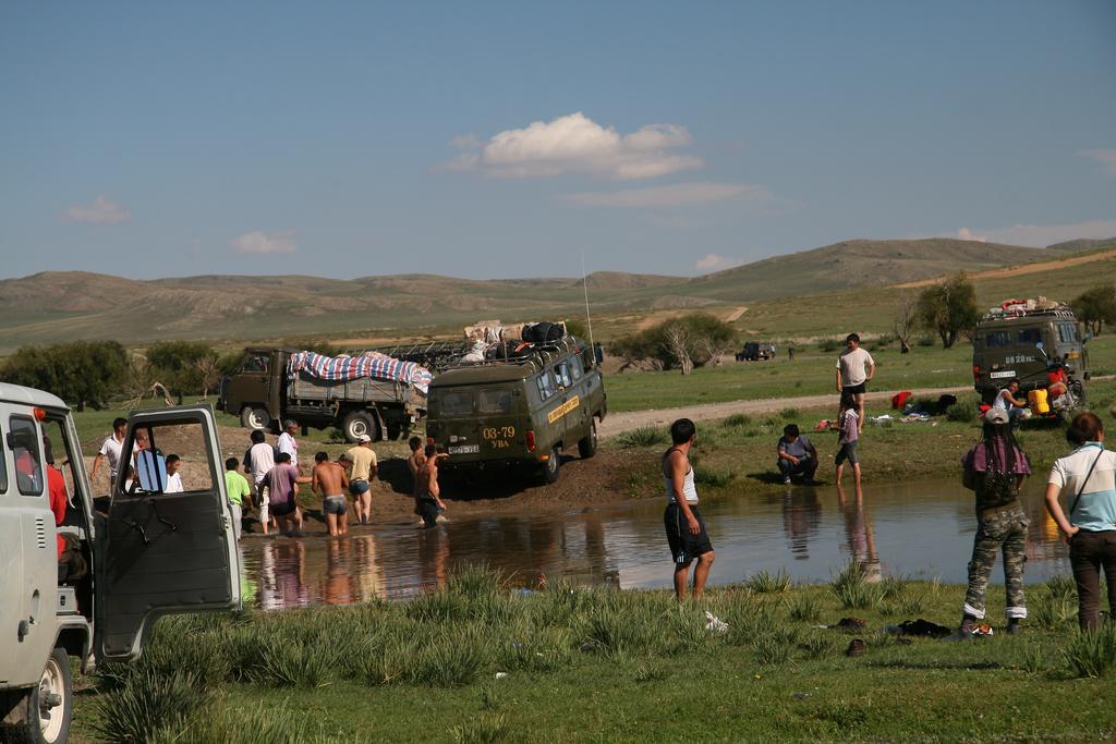 Golden Gobi Hostel & Tours Уланбатар Екстериор снимка