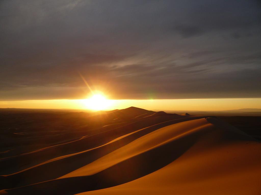 Golden Gobi Hostel & Tours Уланбатар Екстериор снимка