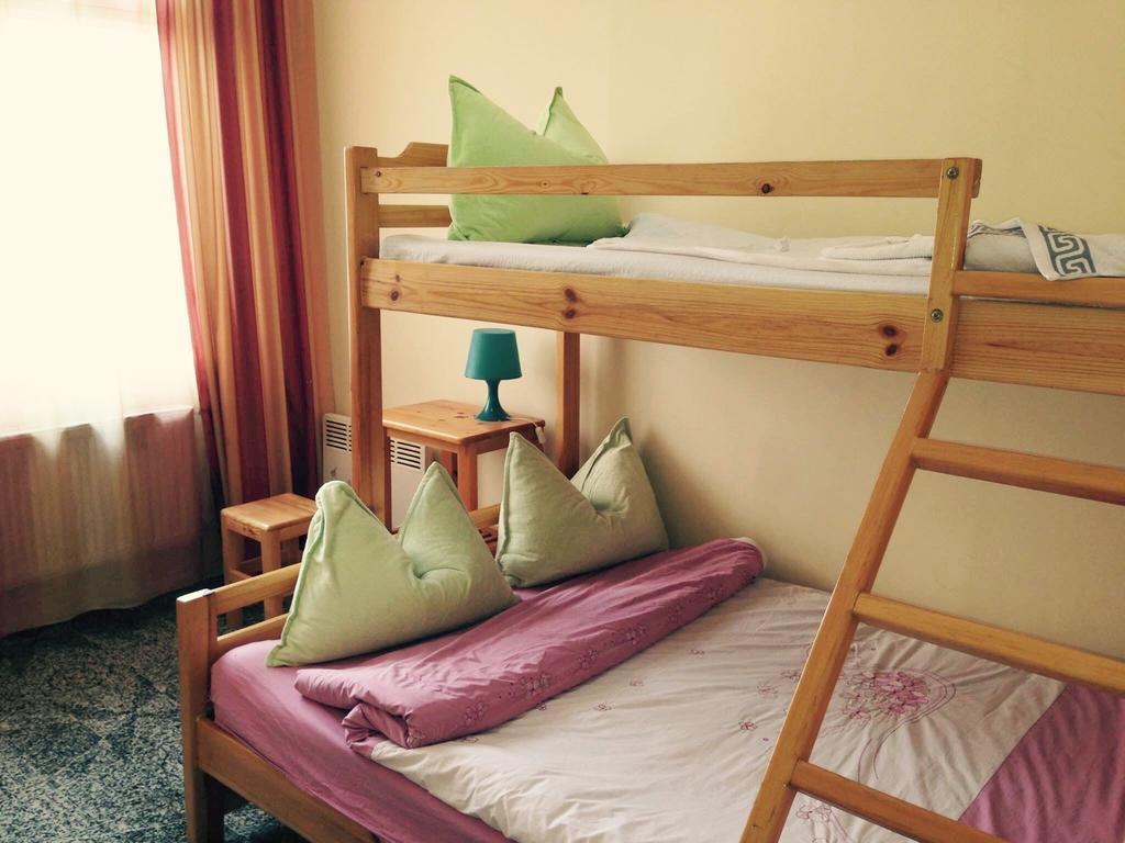 Golden Gobi Hostel & Tours Уланбатар Стая снимка