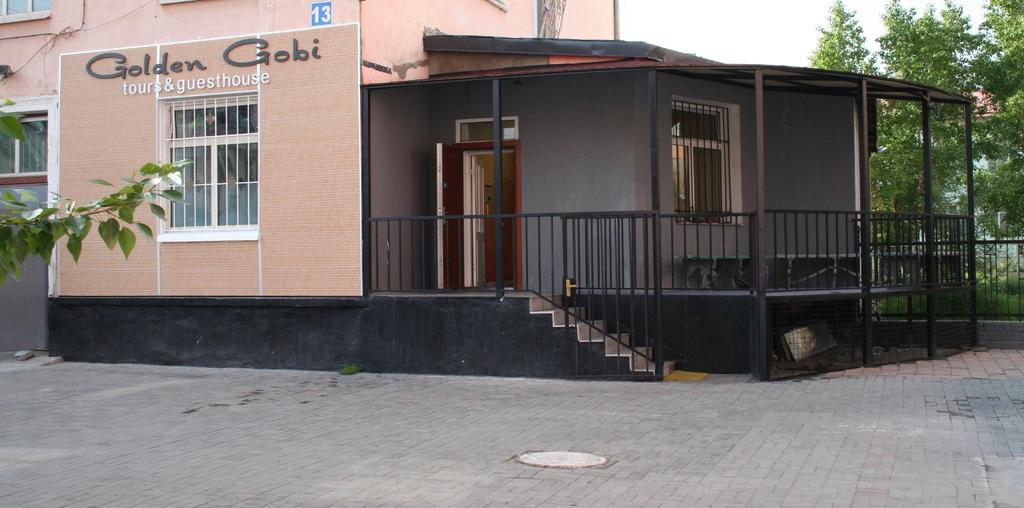 Golden Gobi Hostel & Tours Уланбатар Екстериор снимка
