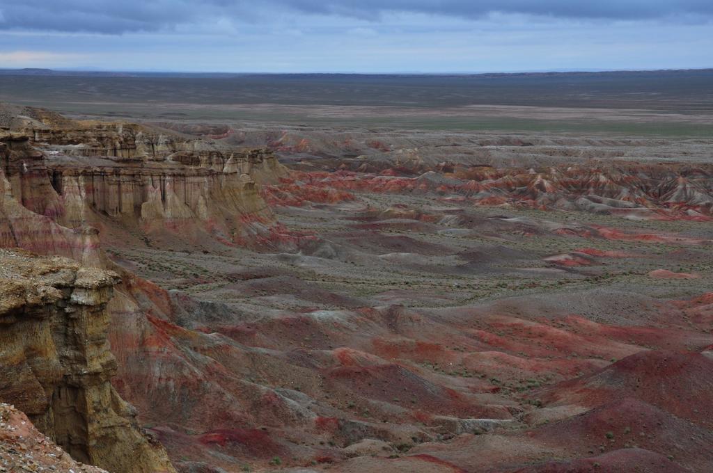 Golden Gobi Hostel & Tours Уланбатар Екстериор снимка